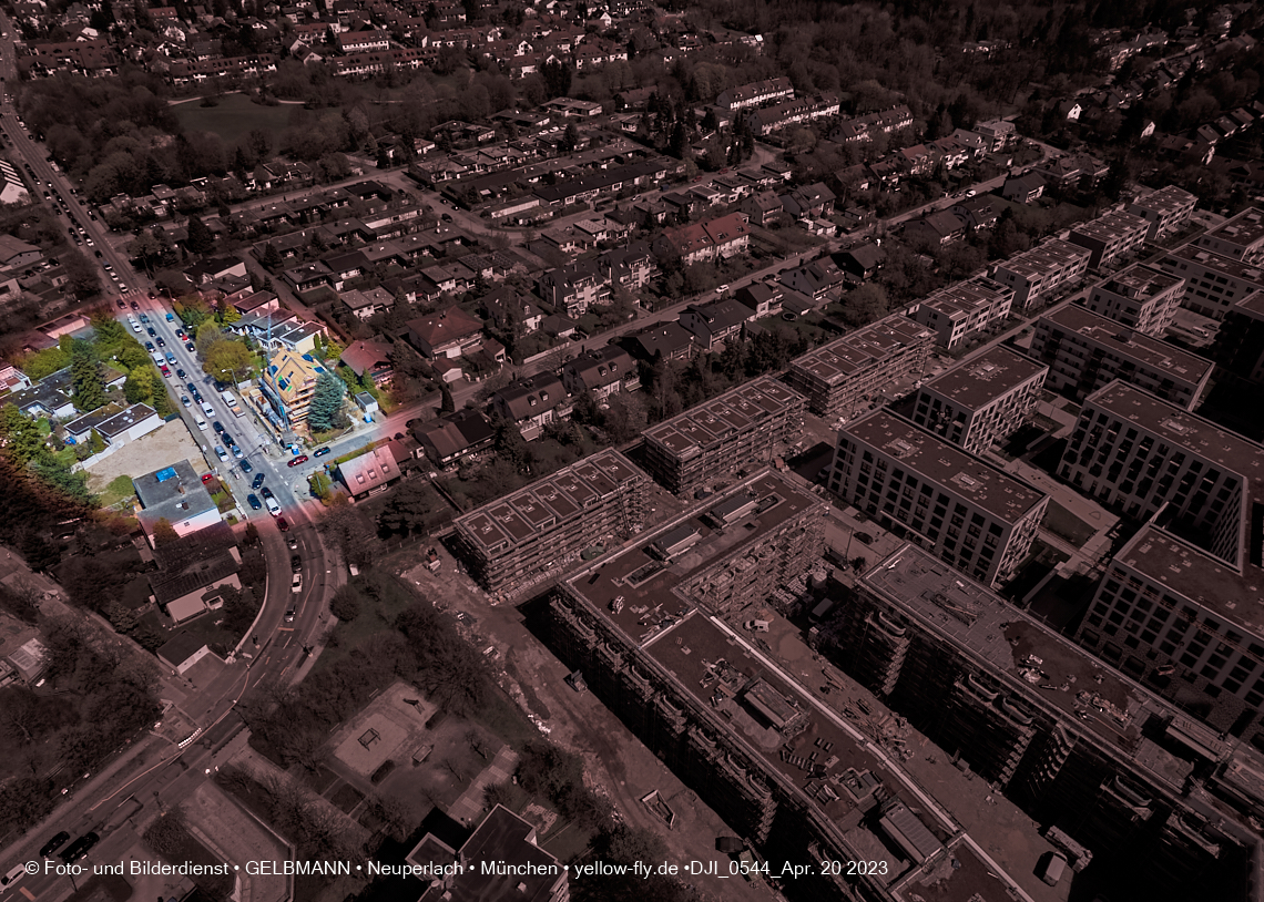 21.04.2023 - Luftbilder von der Baustelle Niederalmstraße 16 in Neuperlach